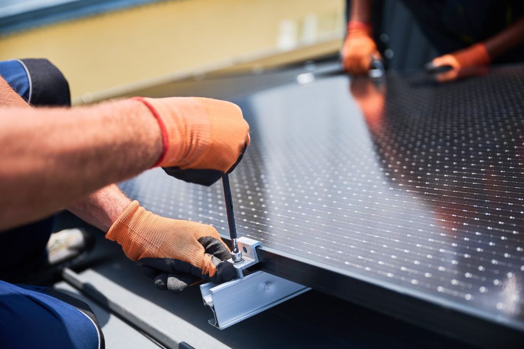 Panneaux solaires installés sur une toiture pour produire de l’électricité en autoconsommation - Charente maritime - vendée - deux sèvres